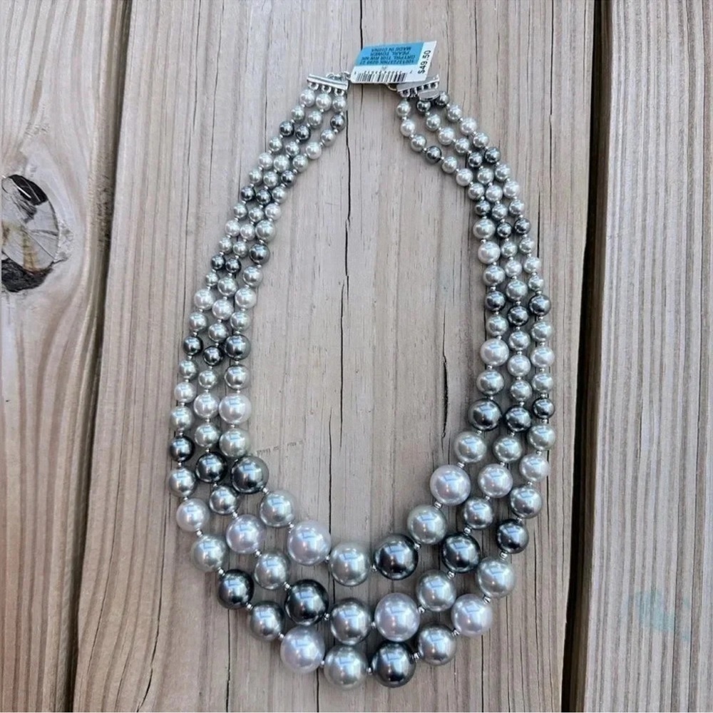 Anthropologie GREY OMBRE PEARL NECKLACE - Picture 2 of 4